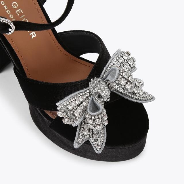 Platform sandalen met strik Platform sandalen met strik